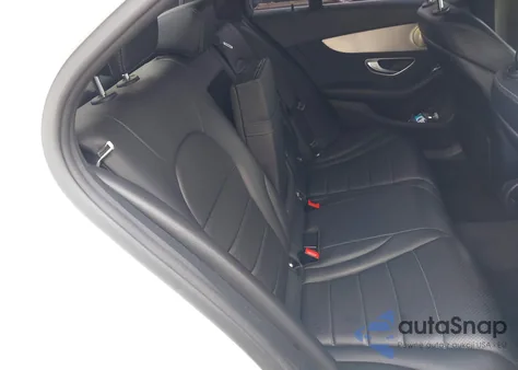 2018 Mercedes-Benz C 300 4Matic из США, поврежденный, VIN 55SWF4KB2JU281346